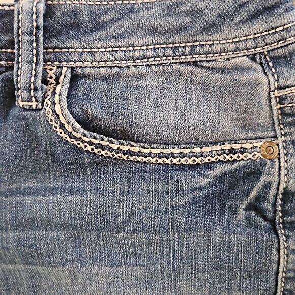 MUDD Girls Lace Trimmed Hem Shorts Blue Denim 16 (Girls) - Picture 3 of 7